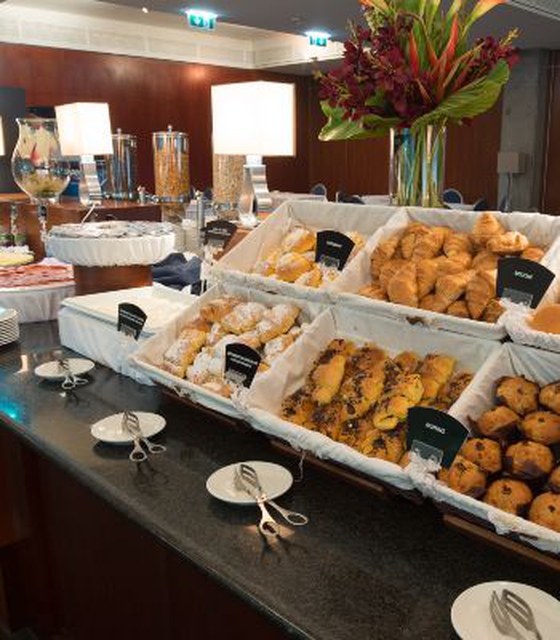 Restaurant service VIP Executive Art’s Hotel Lisbon Restaurant service VIP Executive Art’s Hotel Lisbon